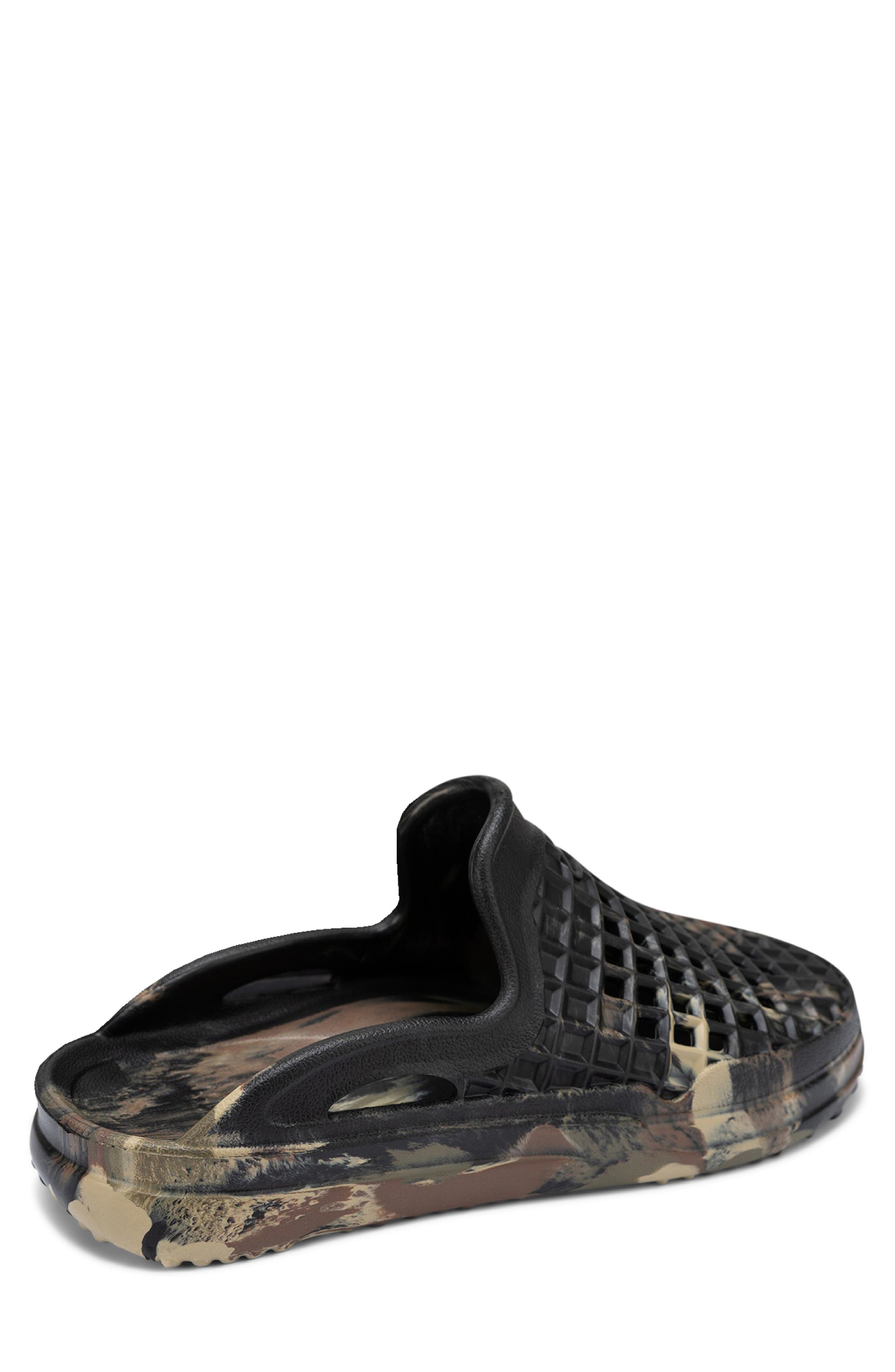 LUSSO CLOUD Scenario Perforated Clog, Alternate, color, Woodland Camo
