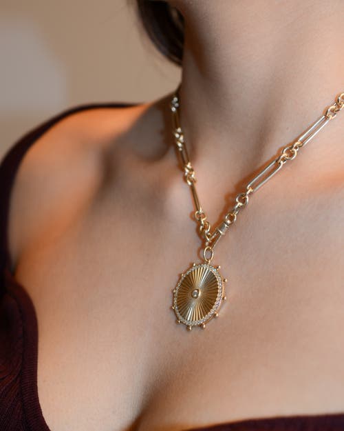 Lionheart 14k Cassandane Large Sun Medallion Trombone Necklace In Gold