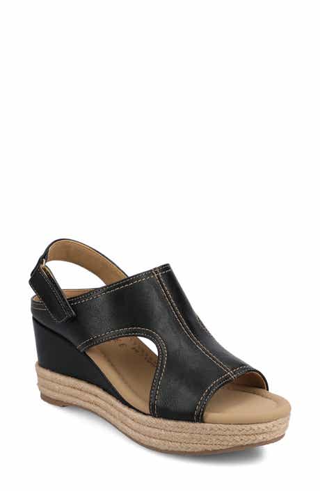 Journee Collection Rayleigh Wedge Sandal