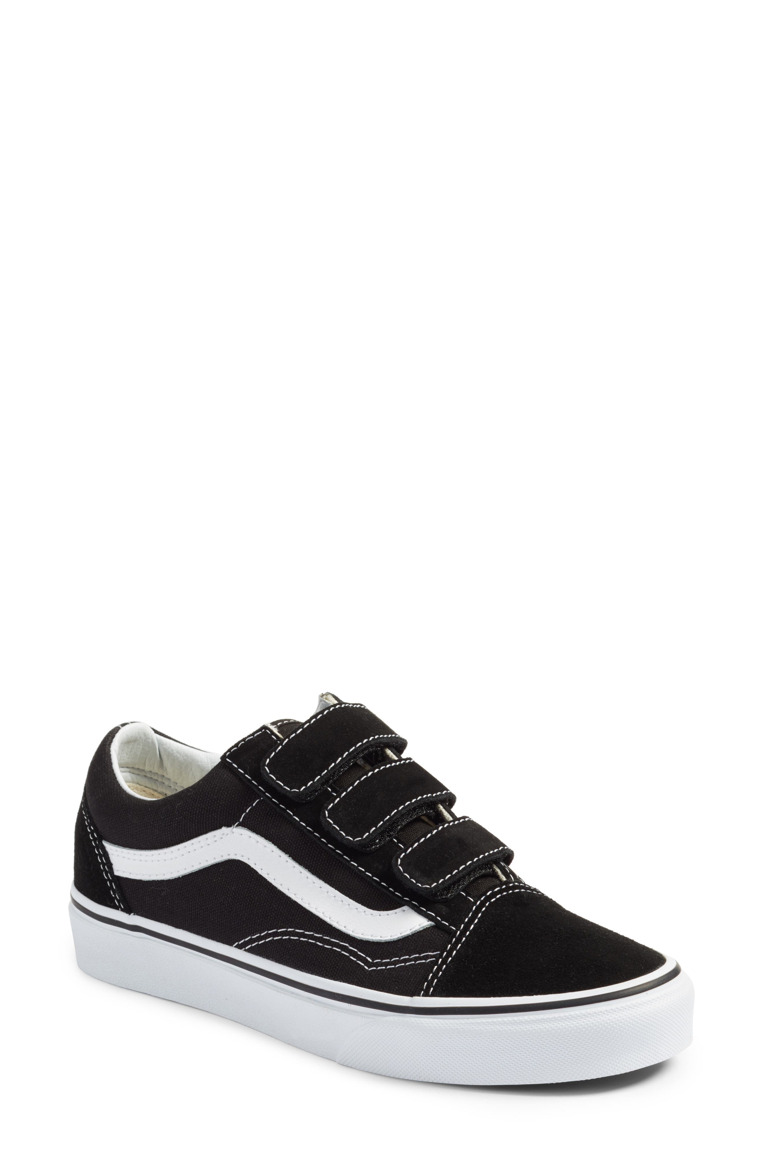 Old Skool V Pro Sneaker, Main, color, BLACK/ TRUE WHITE