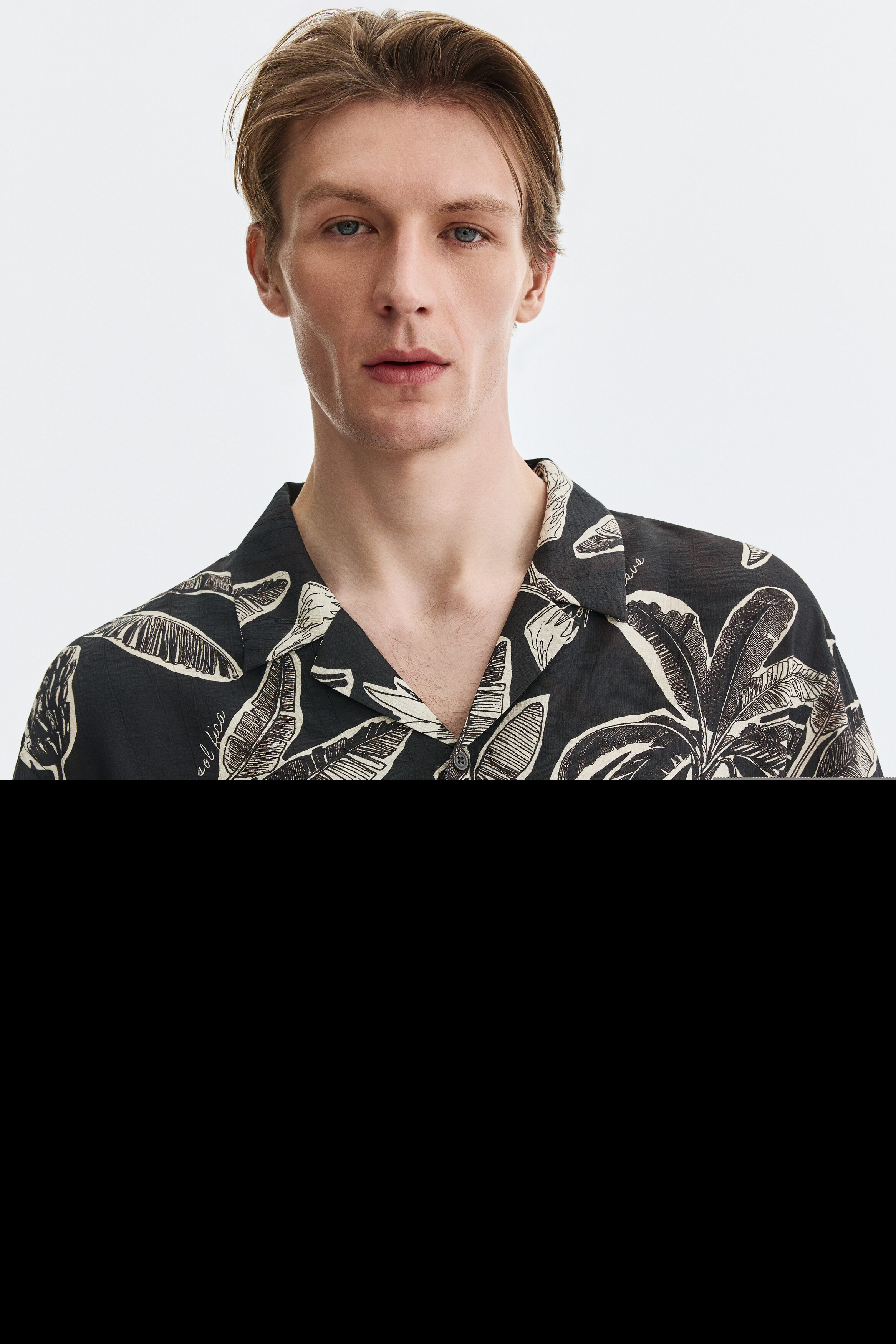 H&M Relaxed Fit Resort Shirt, Alternate, color, Black/Patterned