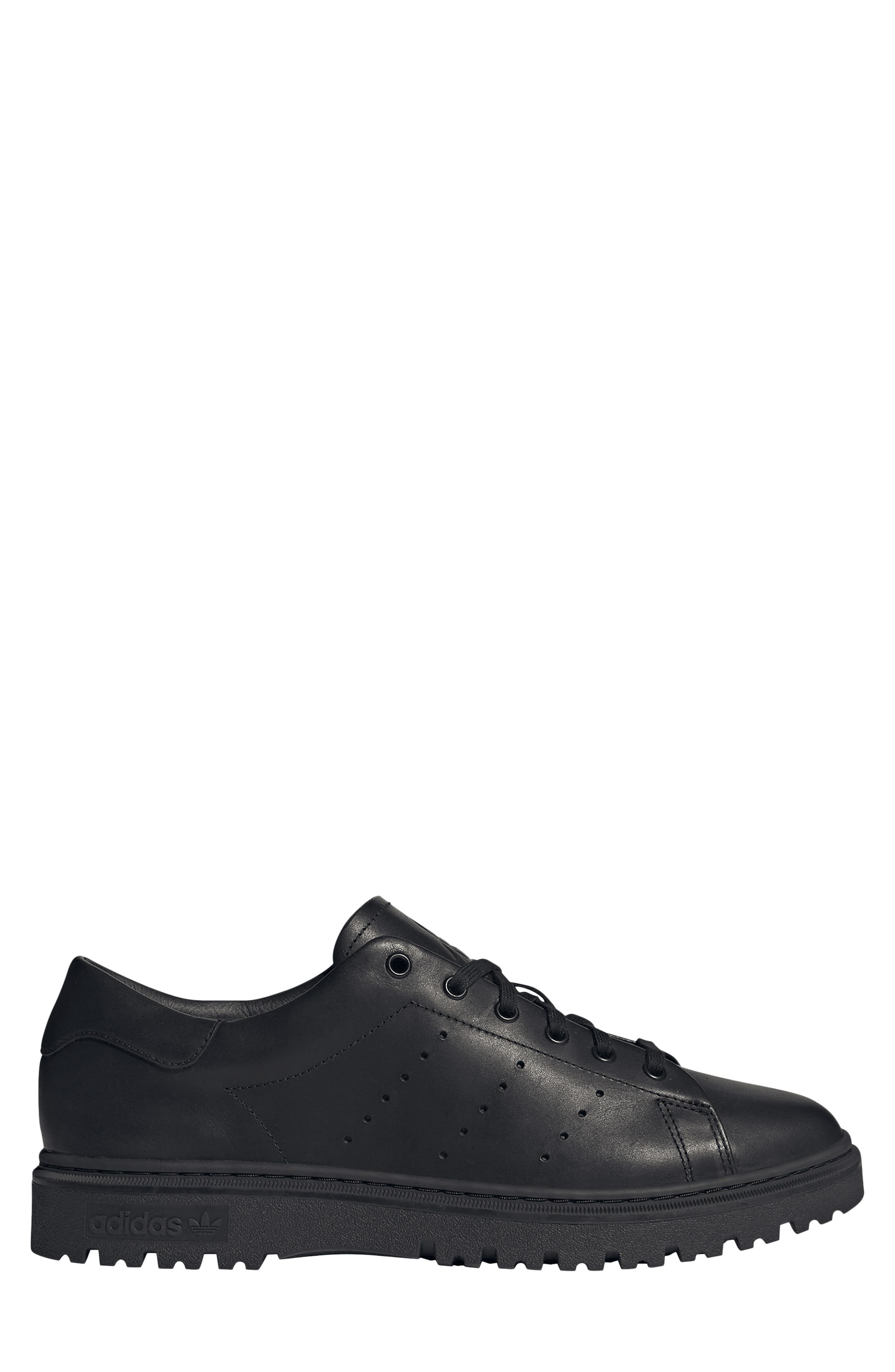 Gender Inclusive Stan Smith Freizeit Sneaker, Alternate, color, CORE BLACK/ CORE BLACK/ BLACK
