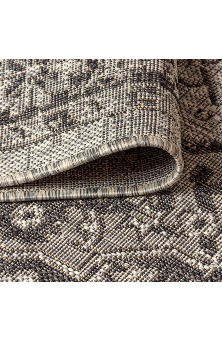 JONATHAN Y Rozetta Boho Medallion Textured Weave Indoor/Outdoor Area Rug, Alternate, color, Gray/Black