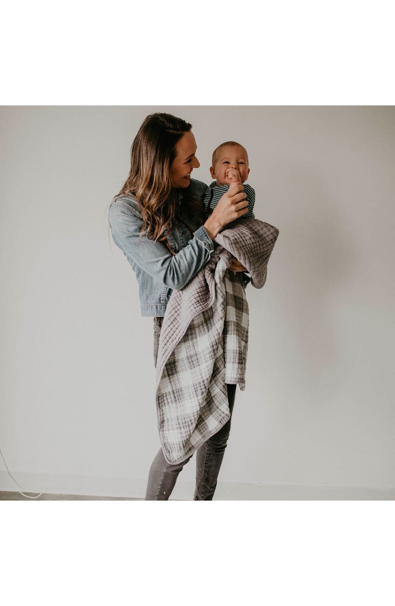 Parker Baby Co. Muslin Quilt, Alternate, color, Gray Buffalo