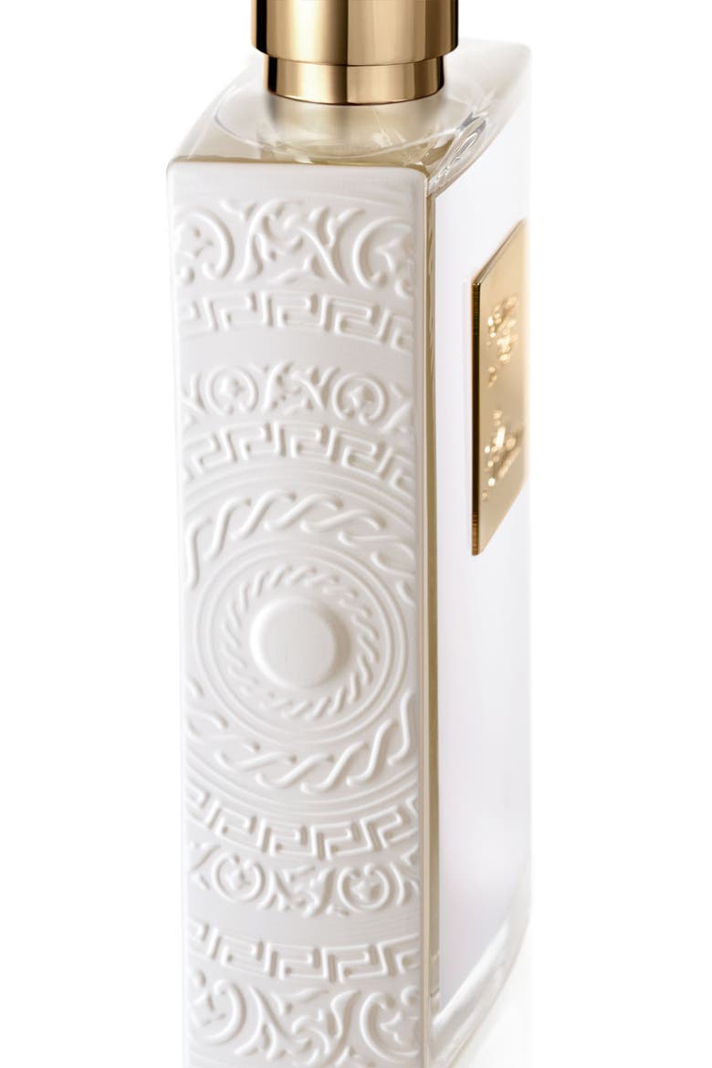Woman in Gold Hair Mist, Alternate, color, NO COLOR