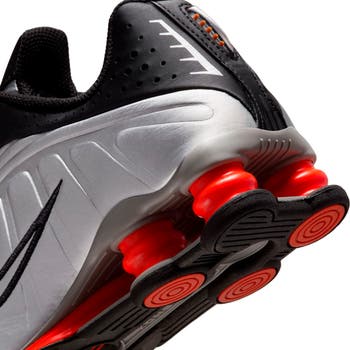 Shox R4 Sneaker