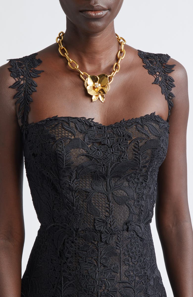 Oscar de la Renta Flower Pendant Necklace, Alternate, color, Gold