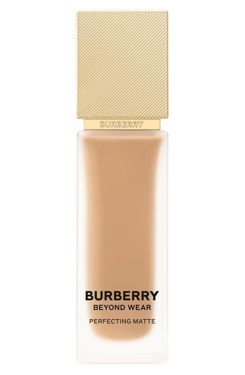 Burberry Beyond Wear Perfecting Matte Foundation In 90 Medium Deep Warm