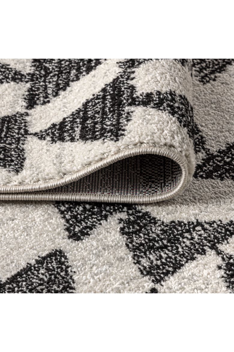 Aisha Moroccan Triangle Geometric Round Area Rug, Alternate, color, Cream/Black