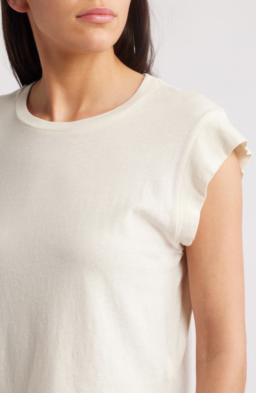 The Great . The Peak Shoulder Cotton Top In Washed White
