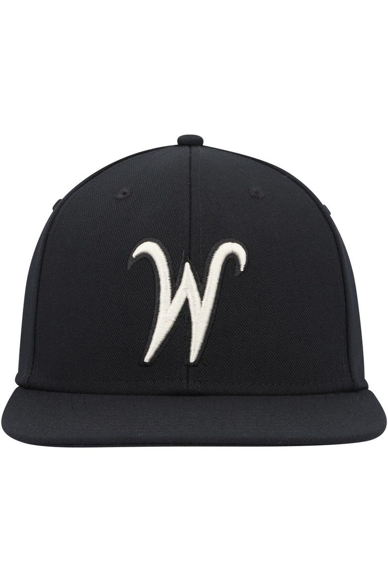 Men's Under Armour Black Wichita State Shockers Baseball Flex Fit Hat, Alternate, color, Black
