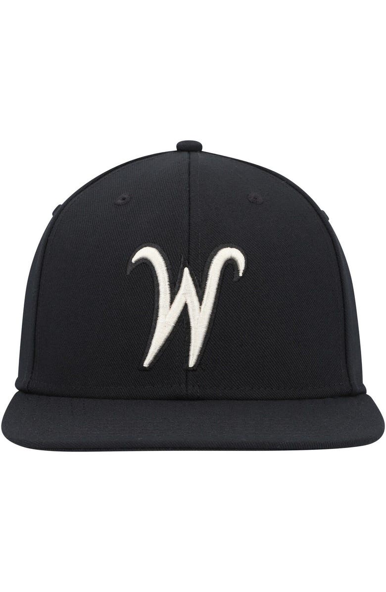 Under Armour Men's Under Armour Black Wichita State Shockers Baseball Flex Fit Hat, Alternate, color,