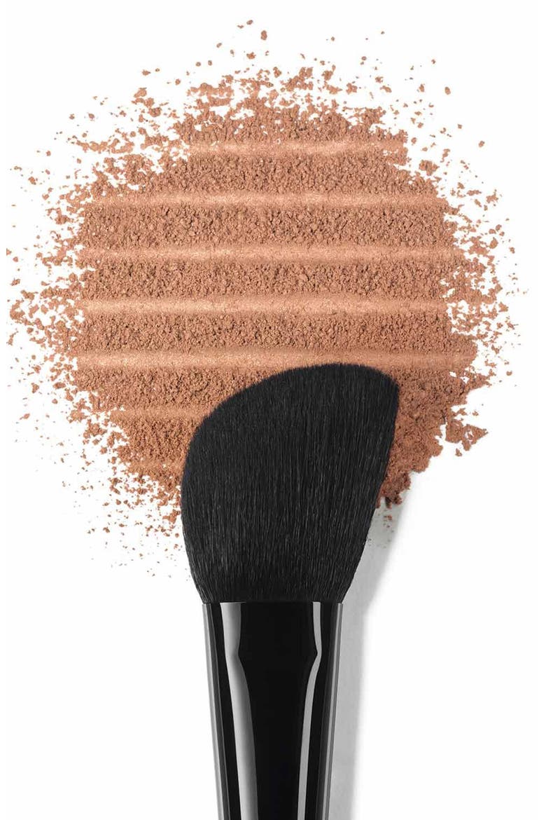 LES PINCEAUX DE CHANEL 
Contouring Brush, Alternate, color, NO COLOR