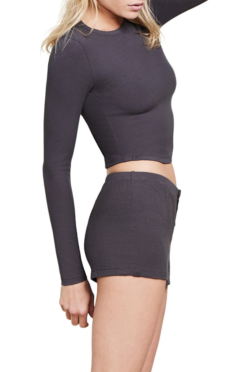 Barefoot Dreams<sup>®</sup> Malibu Collection<sup>®</sup> Ultra Soft Rib Long Sleeve Crop Top, Alternate, color, Carbon