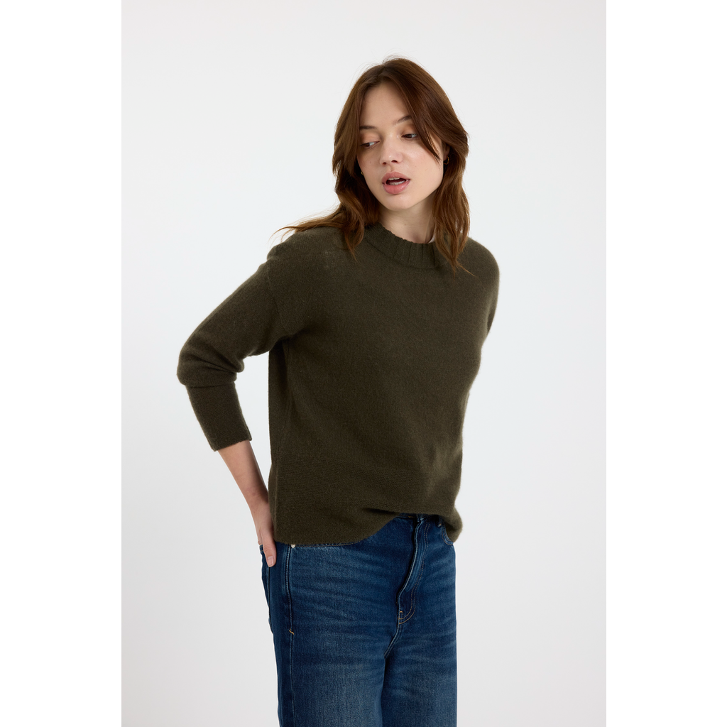 Brodie Pure Cashmere Pearl Crew Neck 100% Cashmere Sweater In Green