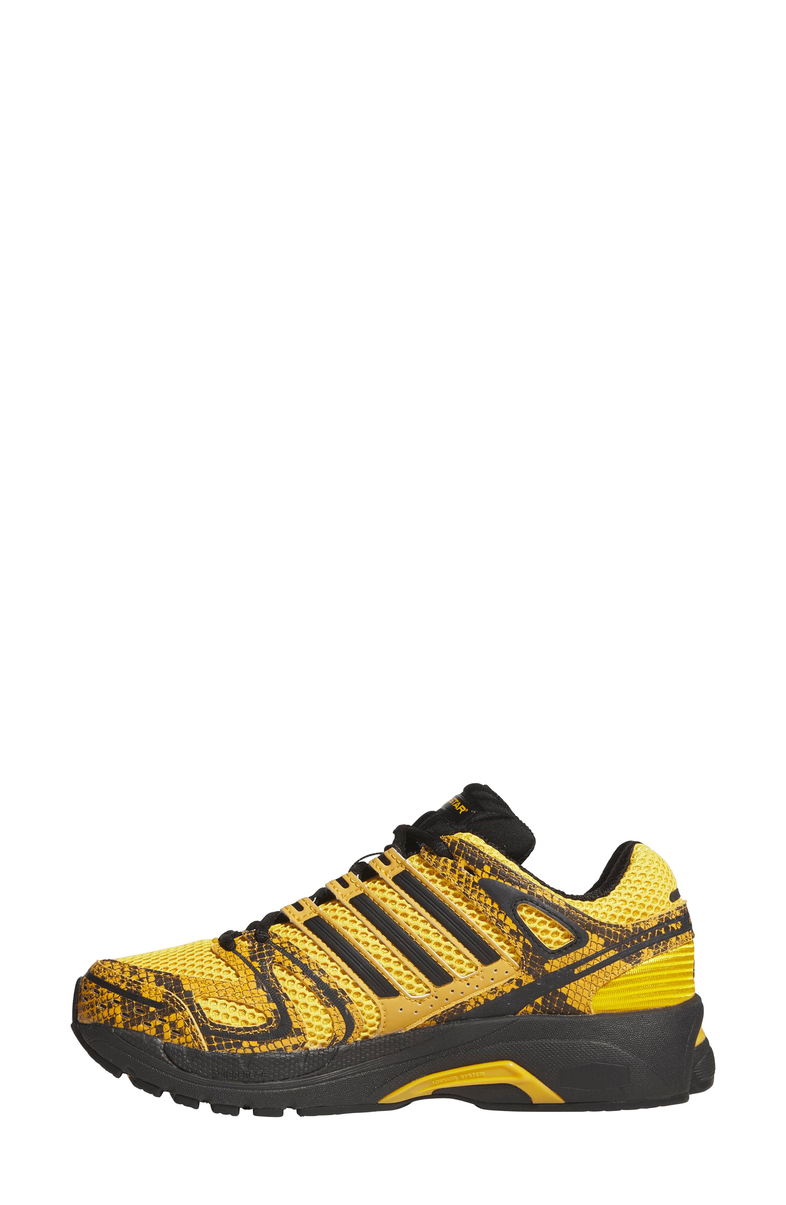 Adistar Control 5 Running Shoe, Alternate, color, UTILITY YELLOW/ YELLOW/ BLACK