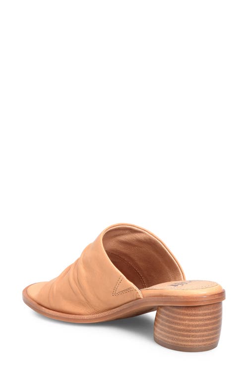 Söfft Farlan Ruched Sandal In Caramel