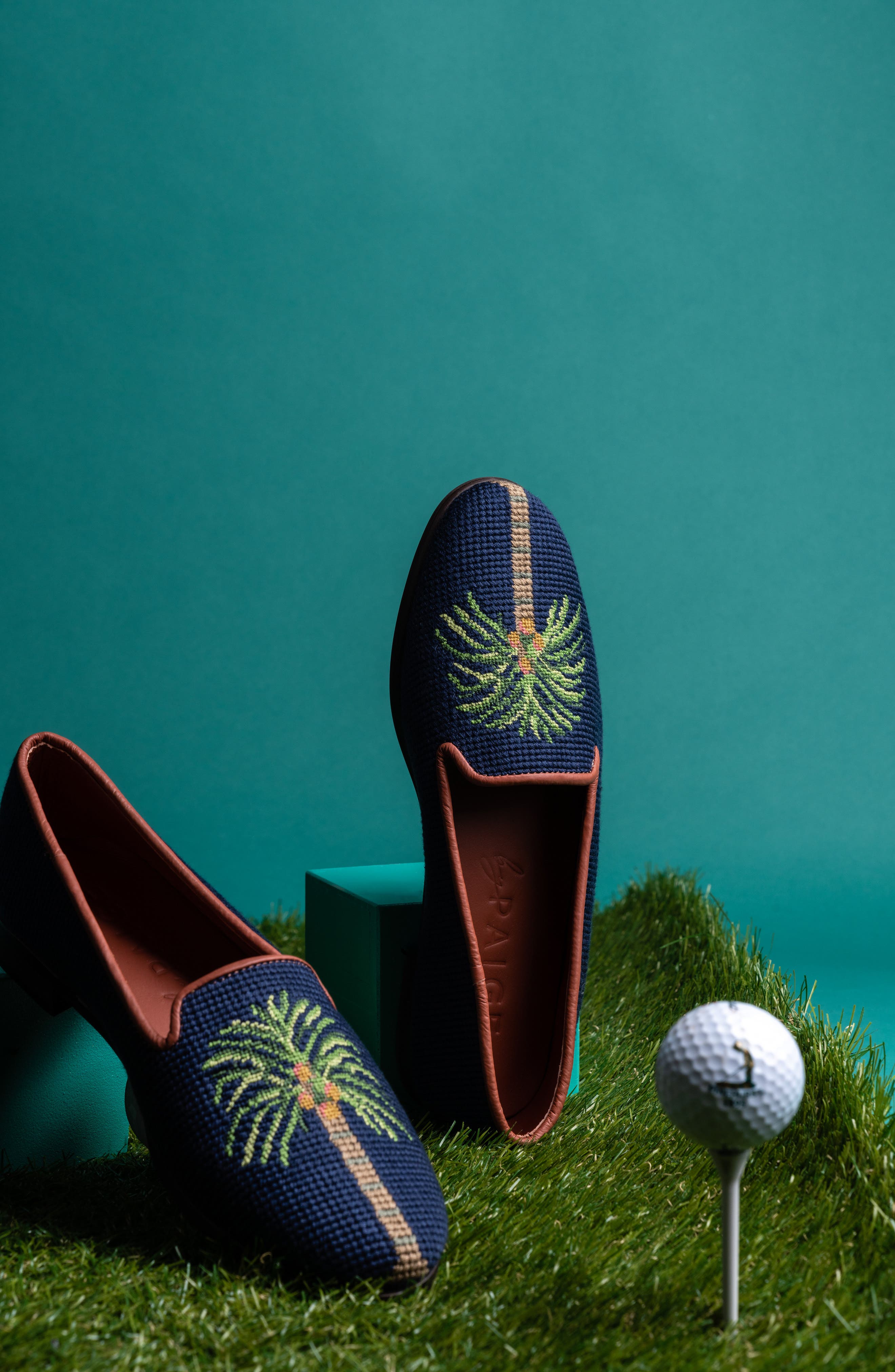 ByPaige BY PAIGE Needlepoint Palm Tree Flat, Alternate, color, Navy