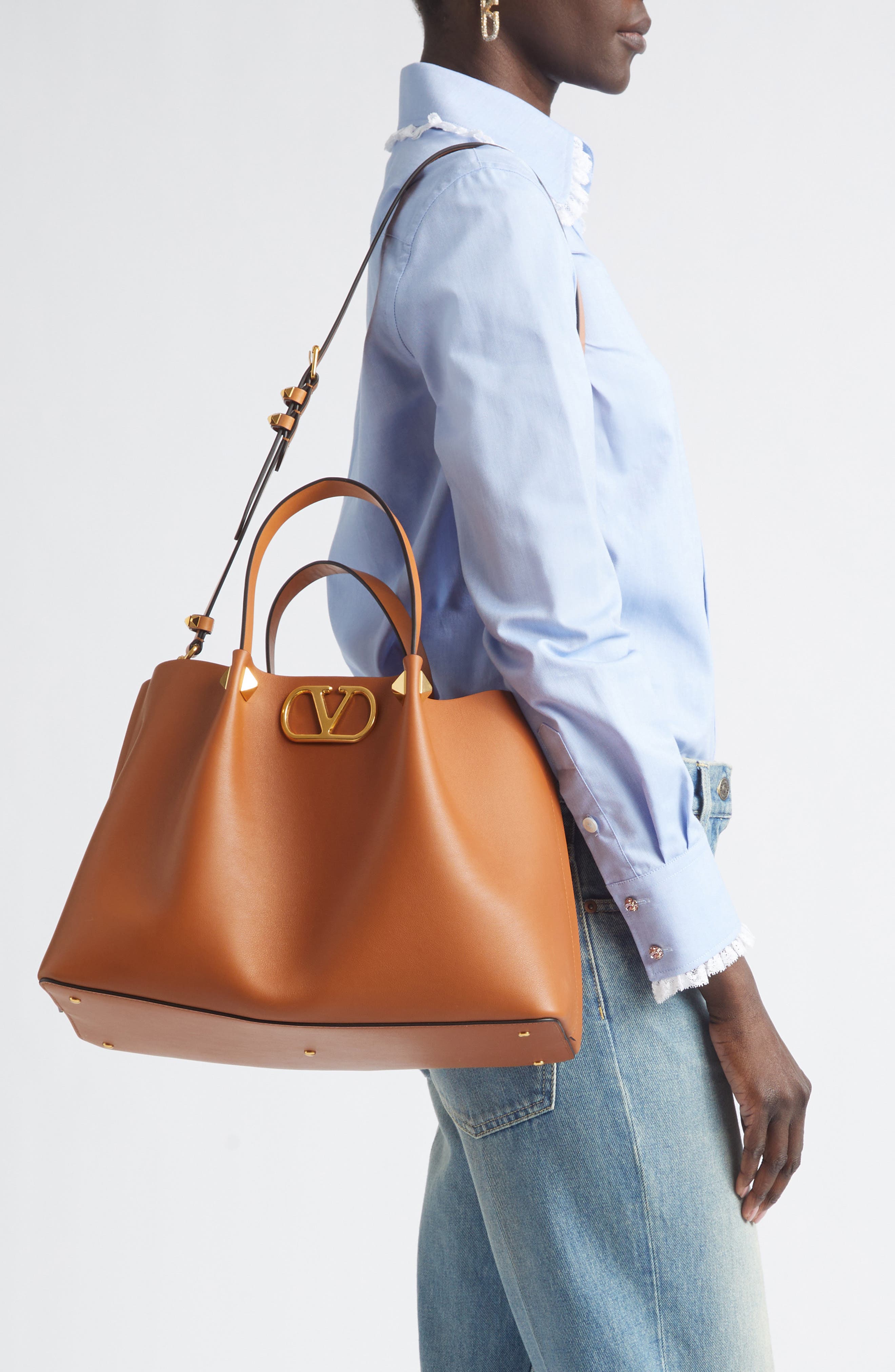 Signature VLOGO Tote, Alternate, color, BROWN