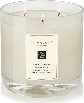 Jo Malone Candle - English Pear & Freesia good