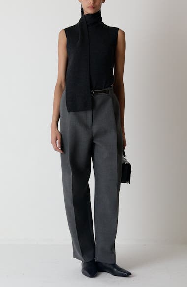 【送料&関税込】TotAme Toteme Pleated Pants TOTEME Woven pleated tapered pants | NET-A-PORTER