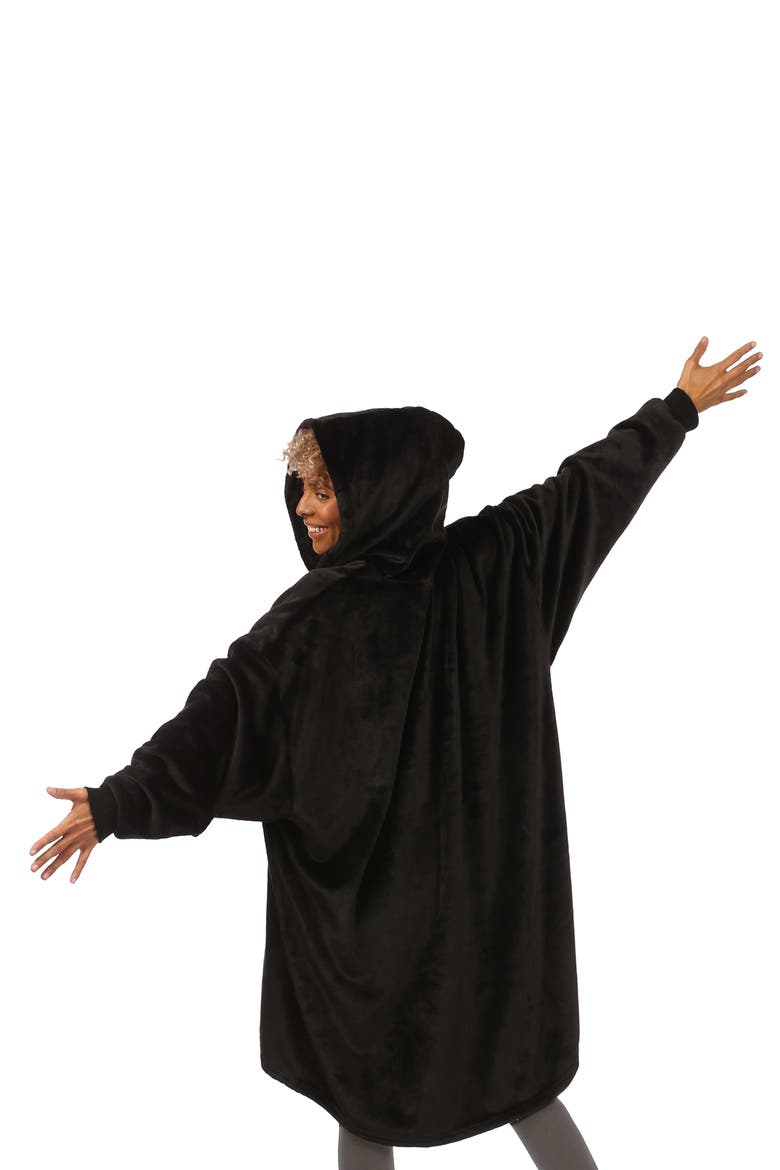 The Comfy® Dream™ Wearable Blanket, Alternate, color, BLACK