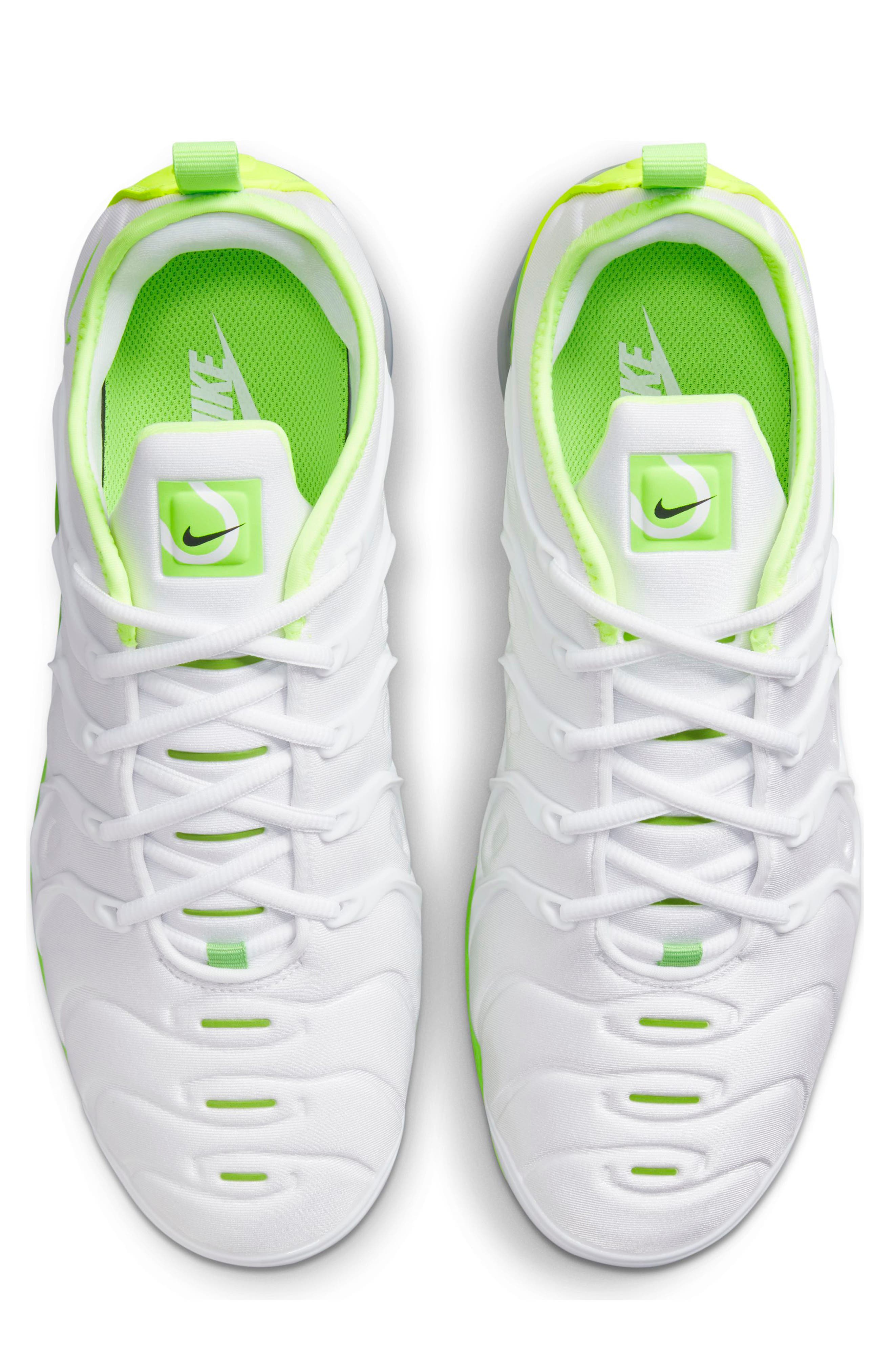 Nike Air VaporMax Plus Sneaker, Alternate, color, 