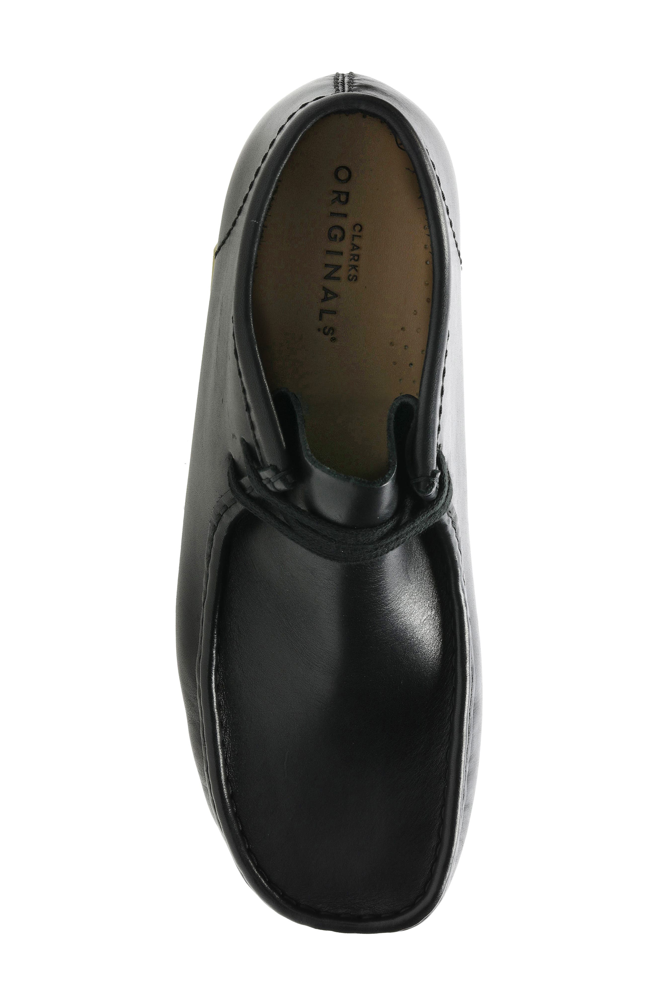Clarks<sup>®</sup> Originals Wallabee Chukka Boot, Alternate, color, Black Leat