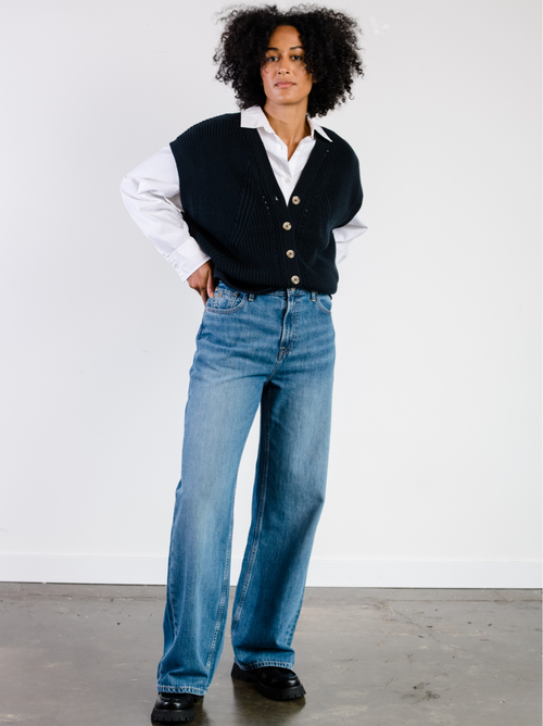 Able Jess Sweater Vest In Black