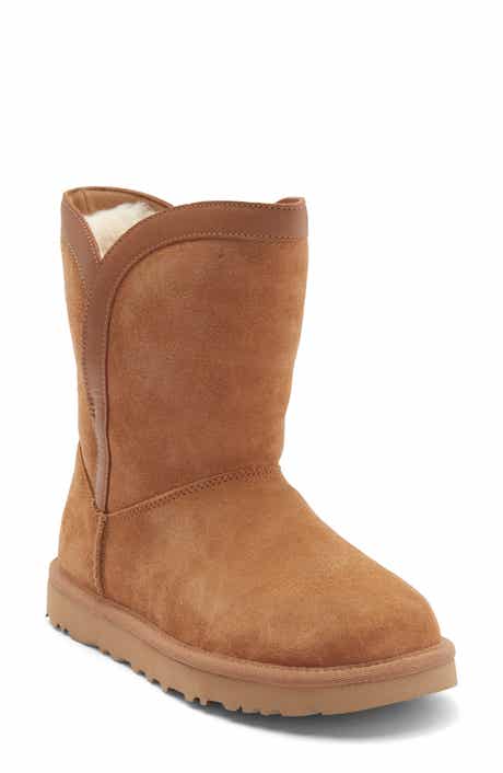 UGG® Classic Short Lunara Boot