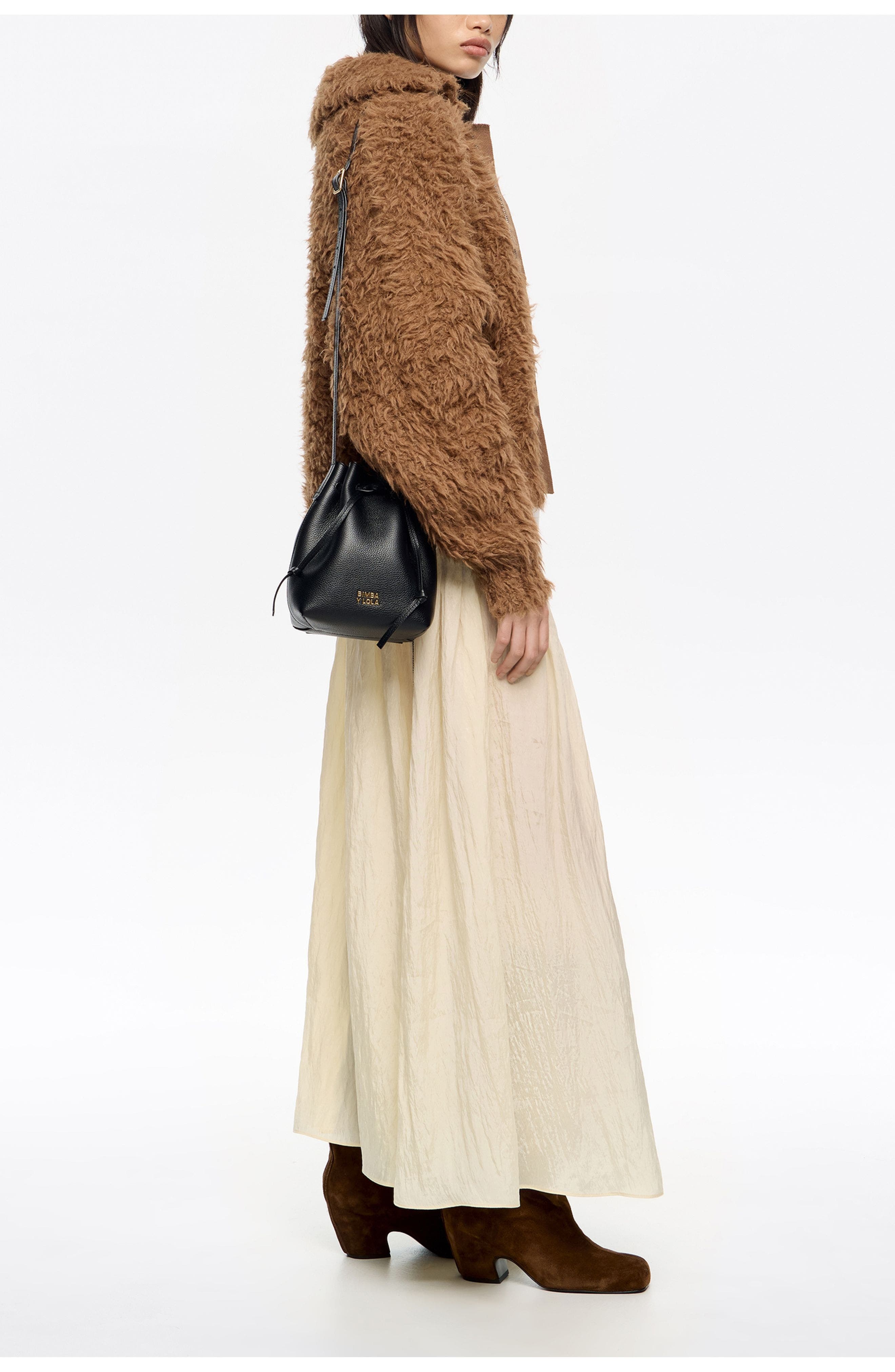 Bimba y Lola Leather Bucket Bag, Alternate, color, Black