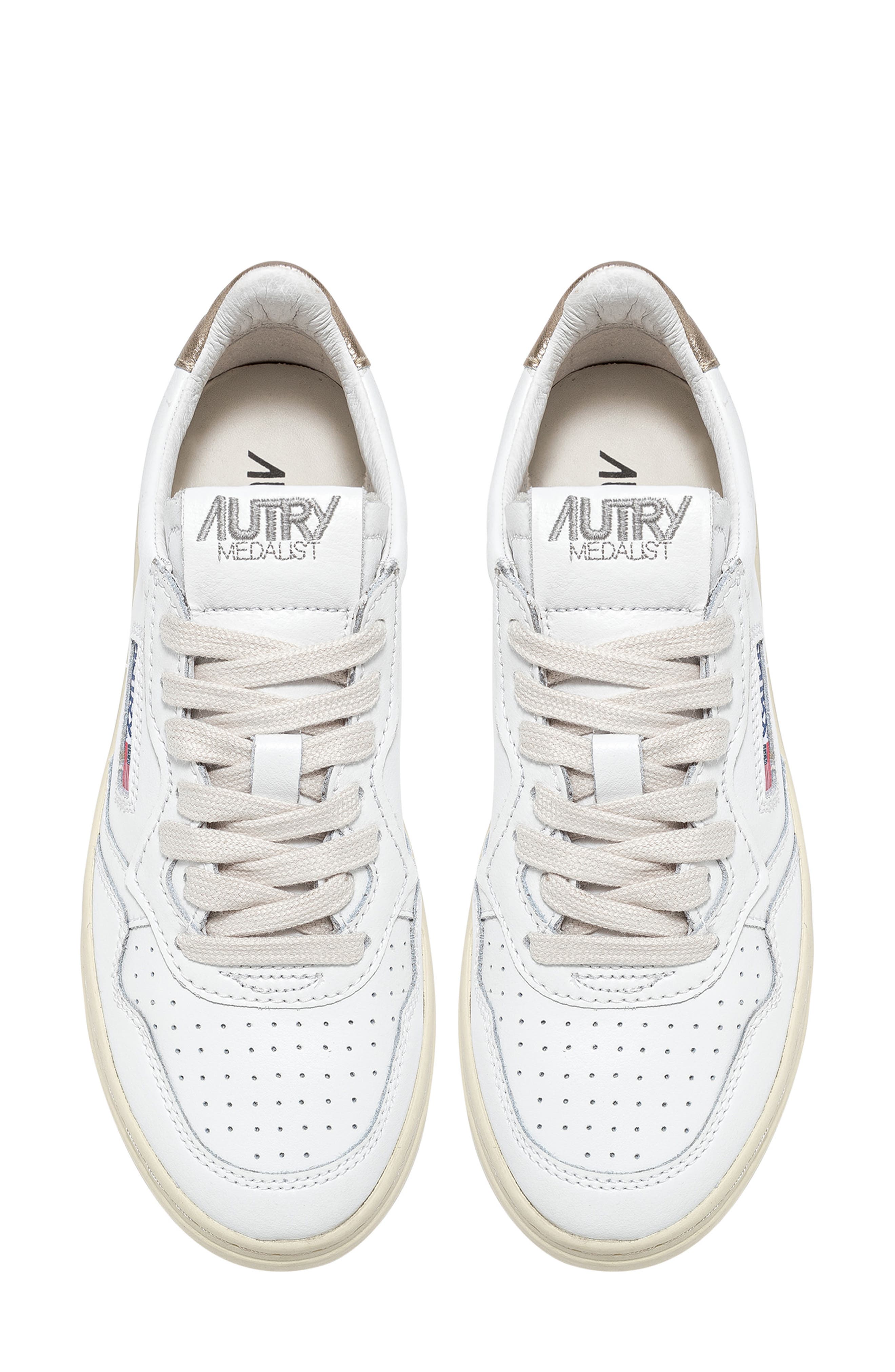 AUTRY Medalist Low Top Sneaker, Alternate, color, Leather/Leather White/Gold