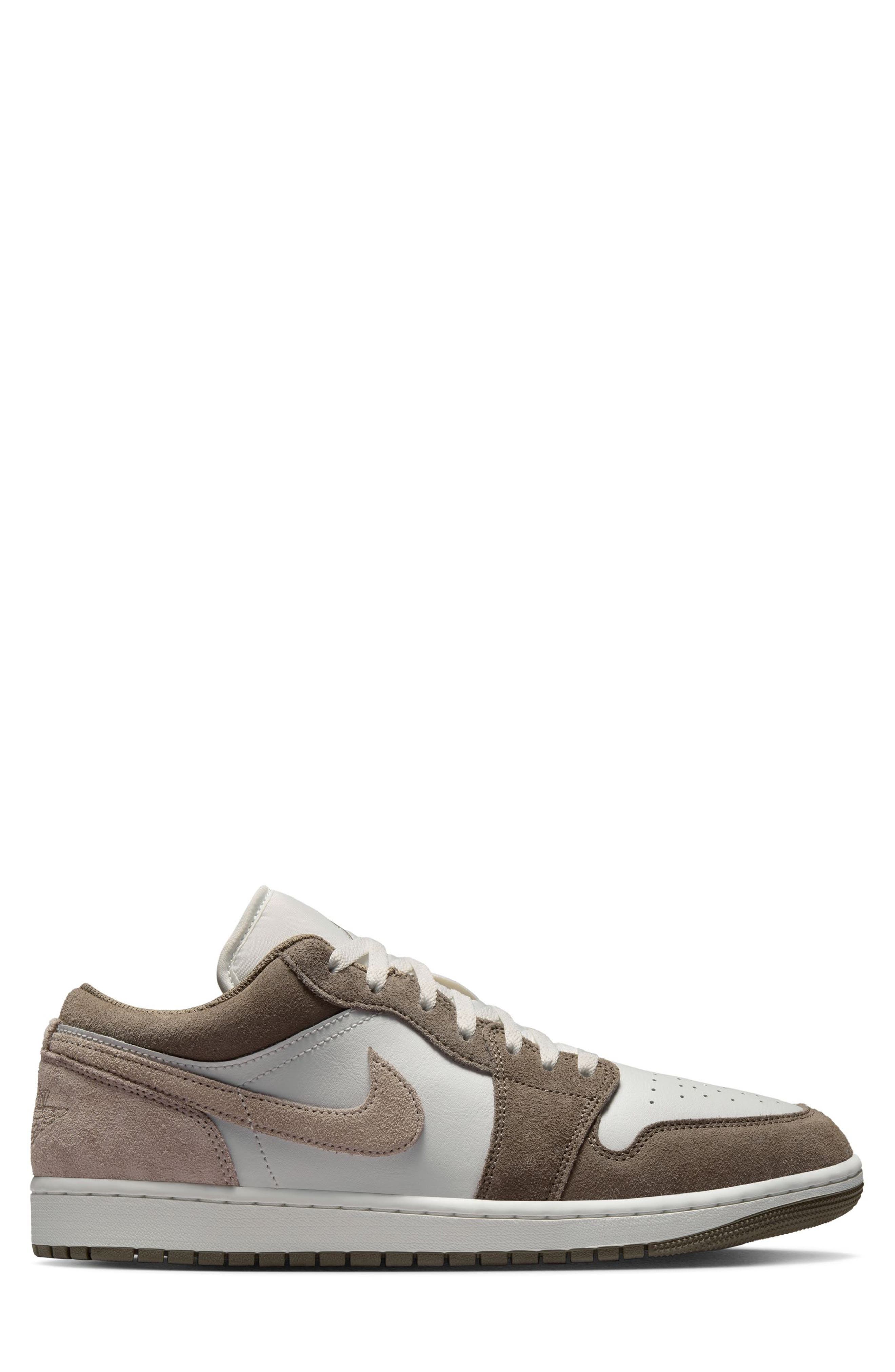 Jordan Air Jordan 1 Low Basketball Sneaker, Alternate, color, 046 Olvgry/Engstn