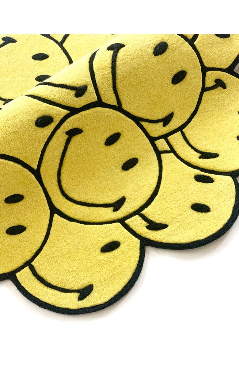 Maison Deux Smiley Round Rug, Alternate, color, Yellow / Black Print