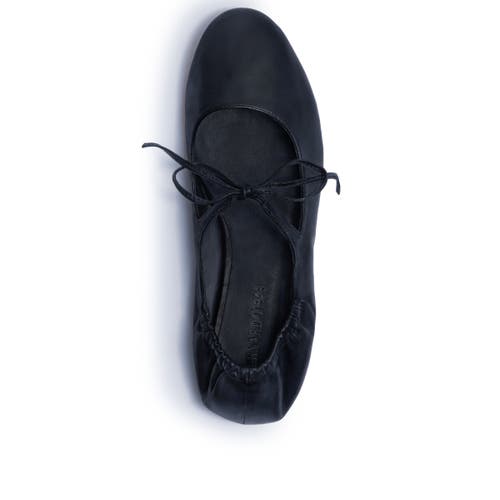 Bernardo 1946 Footwear Court Ballet Flat In Black