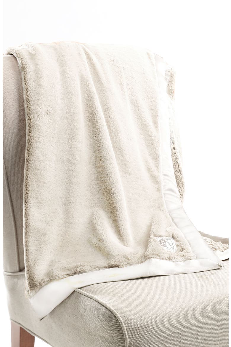 Giraffe at Home Luxe™ Faux Fur Throw, Alternate, color, CREAM