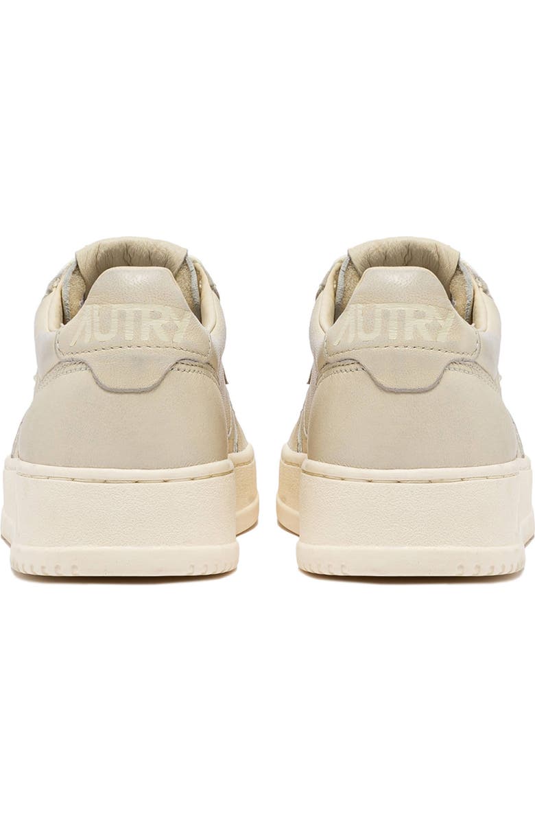 AUTRY Medalist Low Sneaker, Alternate, color, Winter White Goat