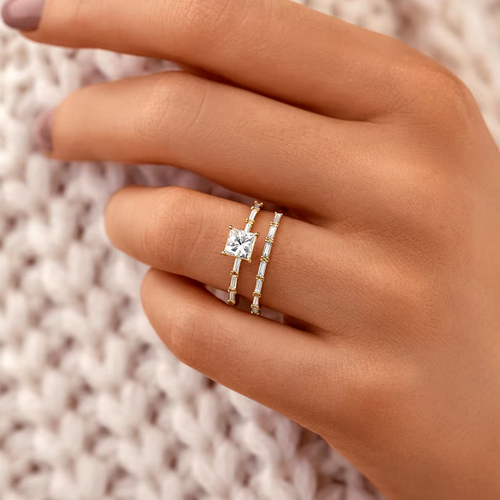 Hollywood Sensation Lumina Luxurious Ring With Princess-cut Aaaaa Cubic Zirconia In Gold