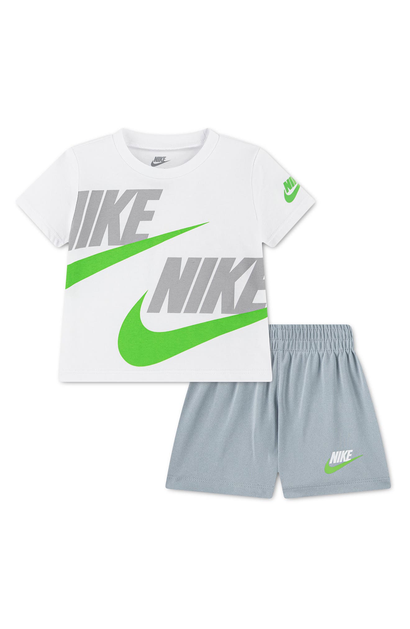 Nike Crew T-Shirt & Knit Shorts Set