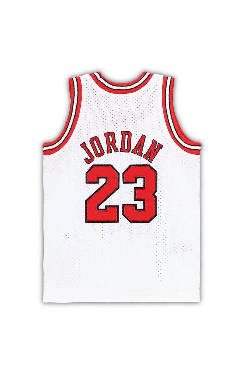 Mitchell & Ness Infant Mitchell & Ness Michael Jordan White Chicago Bulls 1997/98 Hardwood Classics Authentic Jersey, Alternate, color, White