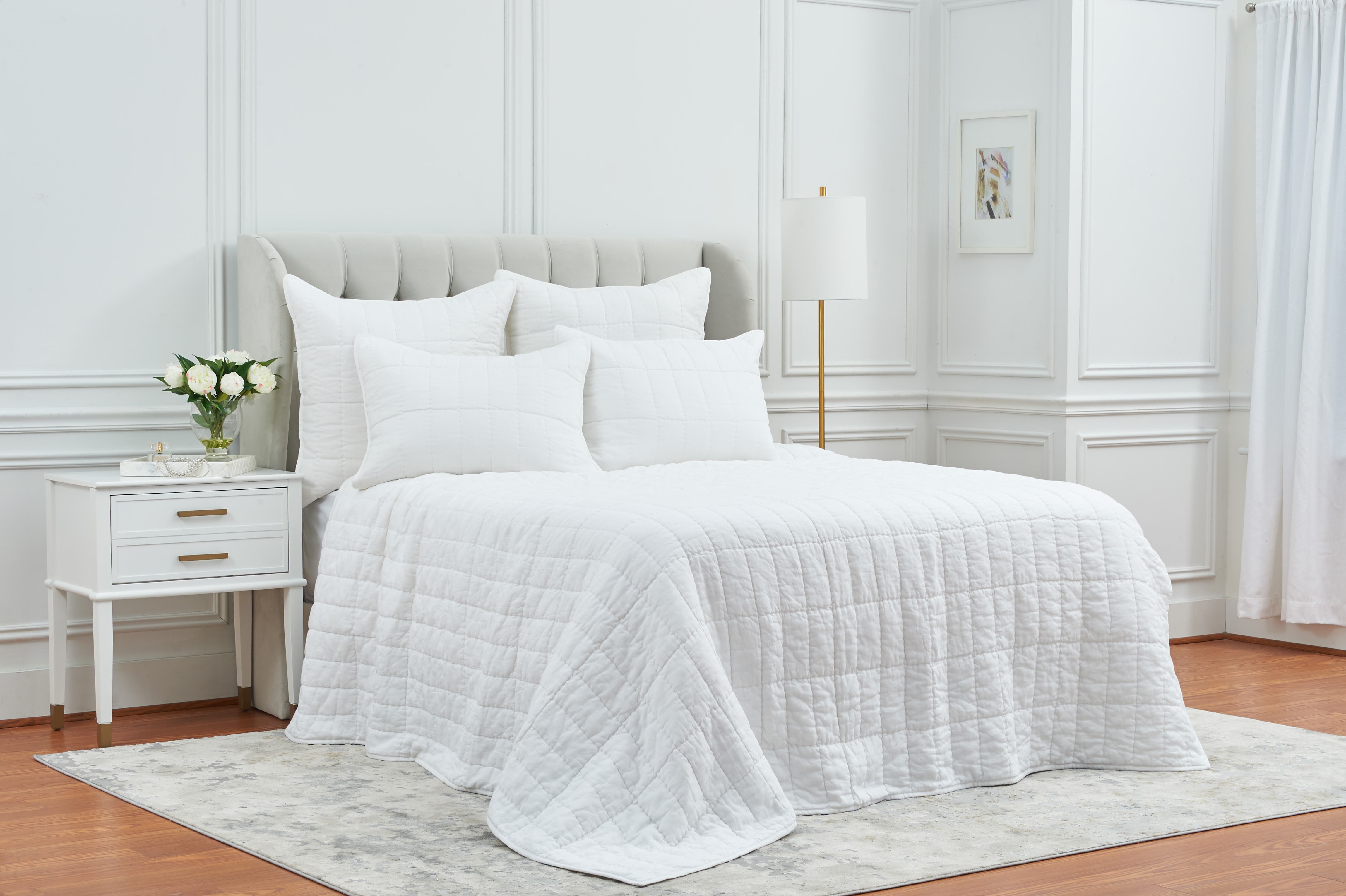 ELISABETH YORK Odine Dove King Quilt | Nordstrom