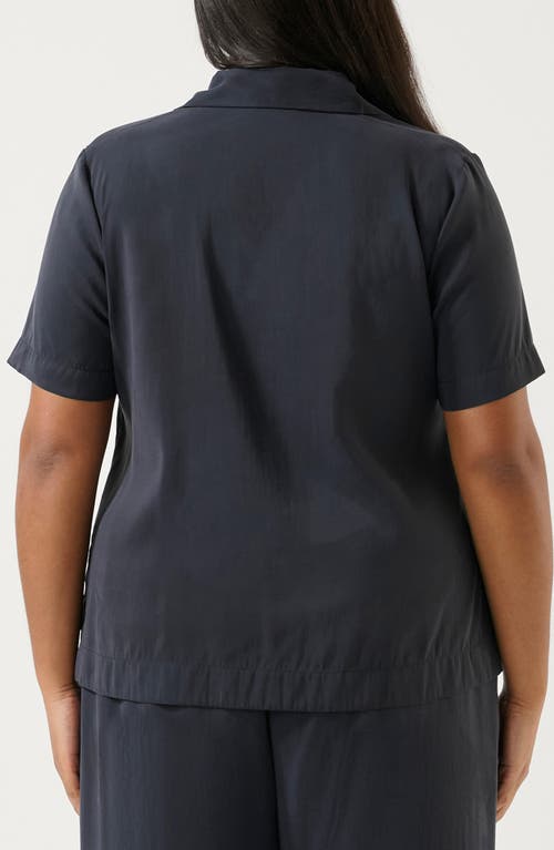 Estelle Dusky Dune Short Sleeve Button-up Shirt In Midnight Navy