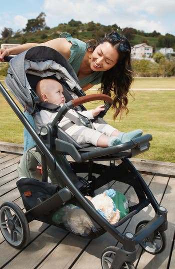 Cruz<sup>®</sup> V3 Stroller