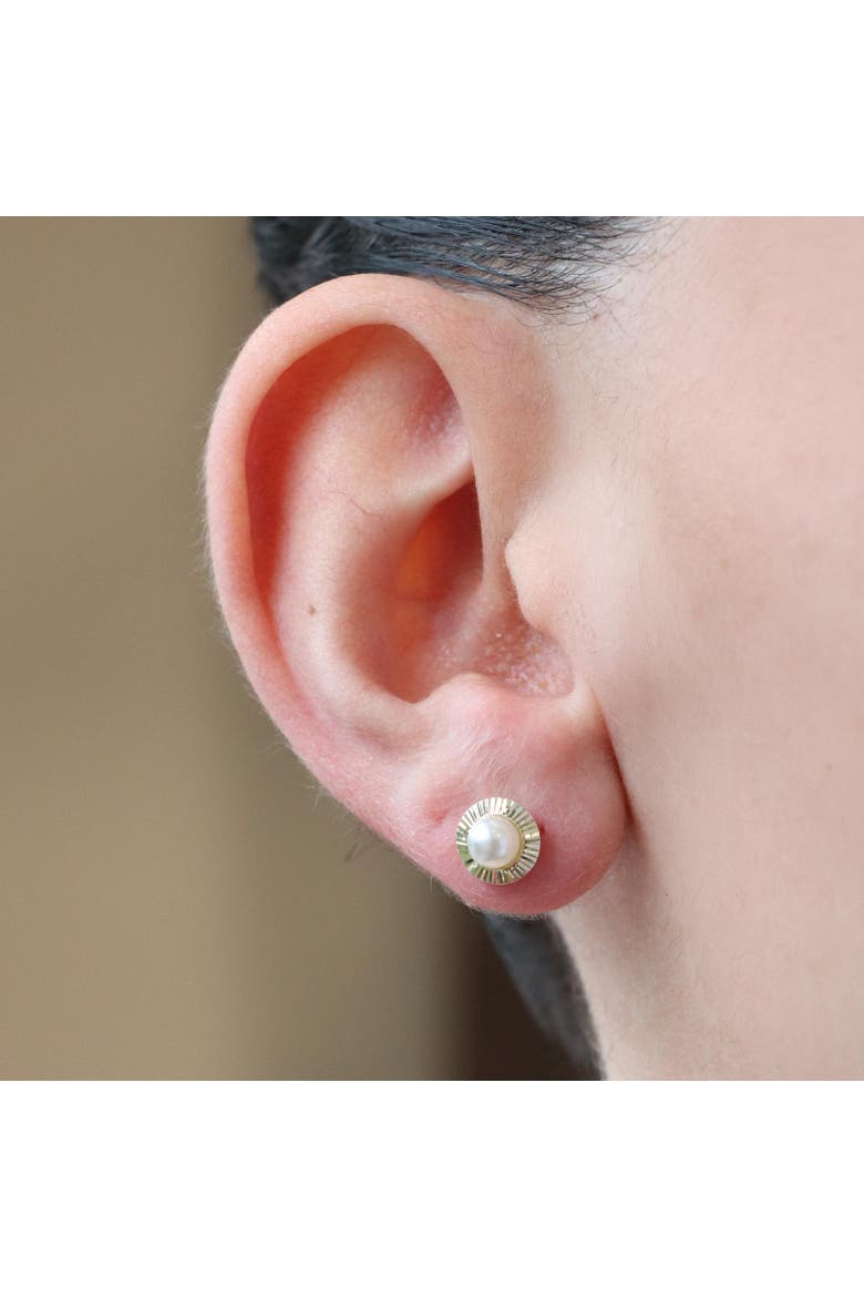 Fluted Pearl Screw Back Stud Earrings, Alternate, color, Gold
