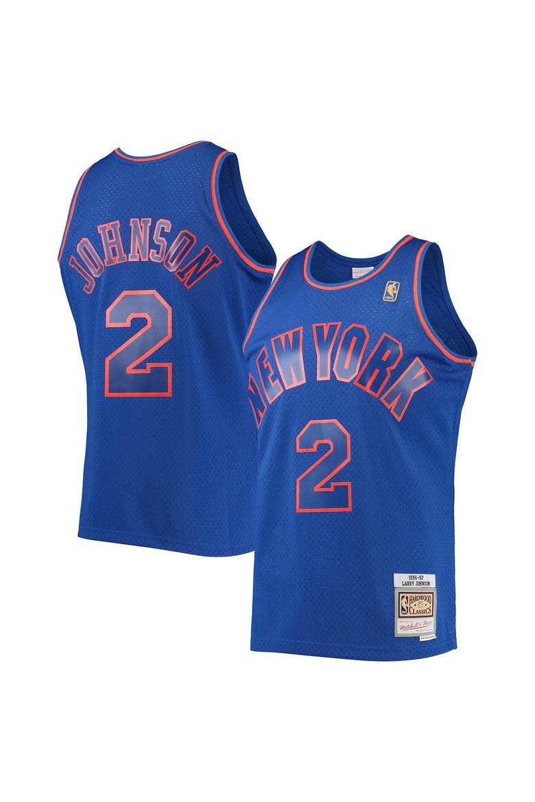 Men's Mitchell & Ness Larry Johnson Blue New York Knicks 1996/97 Hardwood Classics Swingman Jersey, Alternate, color, Blue
