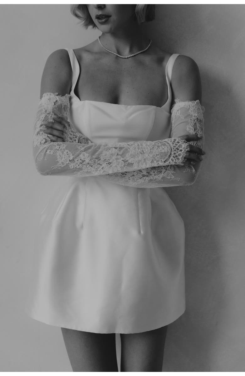 Untamed Petals Madeline Gloves, Alternate, color, Ivory