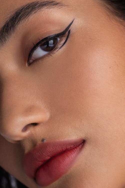 Cle Cosmetics Fluid Touch Liquid Liner In Black