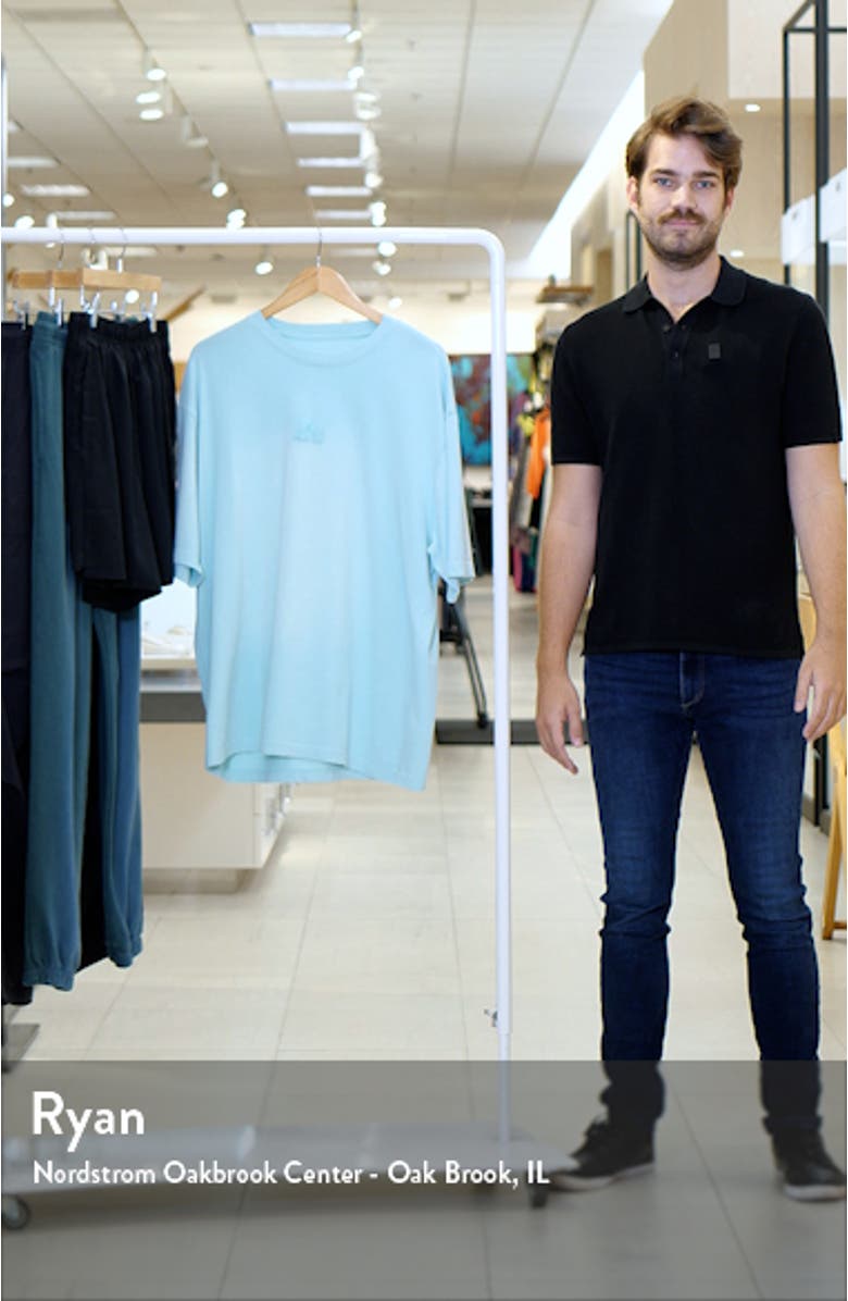 Flight Essentials 85 Ombré T-Shirt, sales video thumbnail