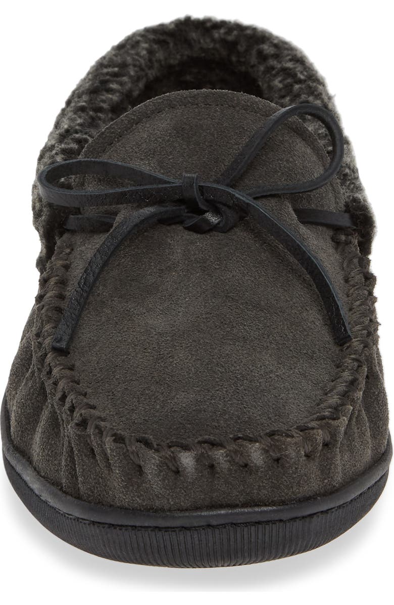 Minnetonka Allen Fleece Lined Slipper, Alternate, color, Charcoal Suede