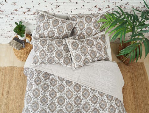 Carol & Frank Freddie Onyx Shams Collection In Multi